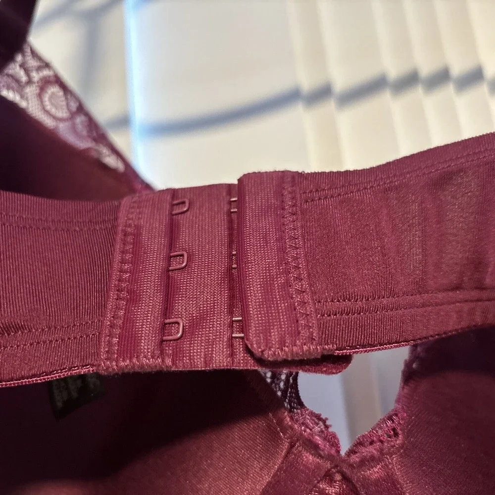 1 Smart & Sexy Women's‎ Smooth Lace T-Shirt Bra Size 38D NwT (Plus 3 Preowned)